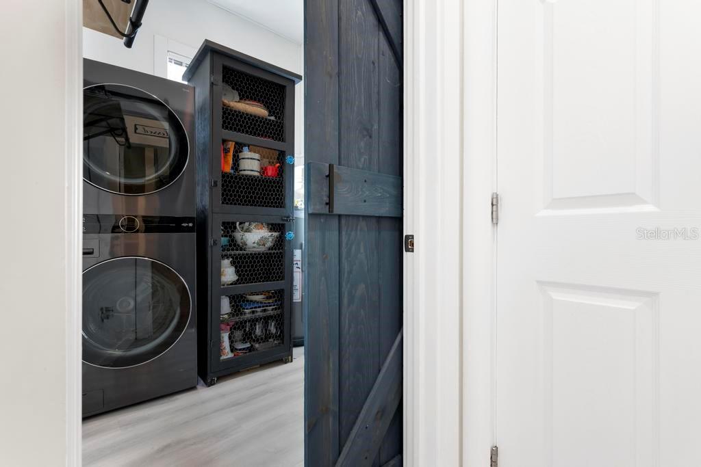 Image 21 of 26 For 559 18th Street E