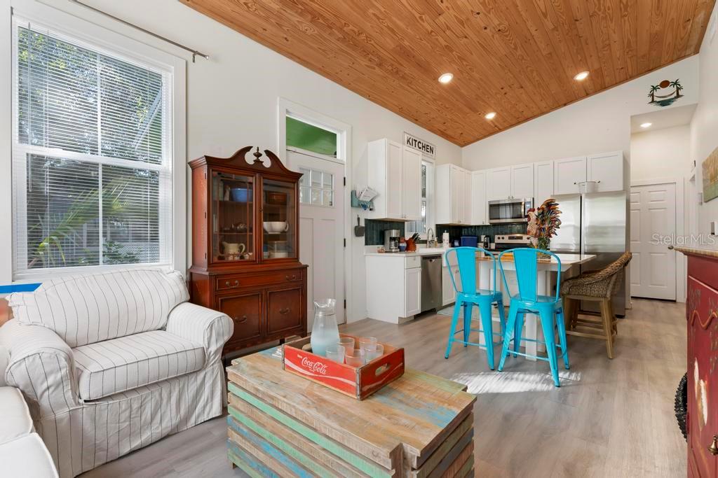 Image 7 of 26 For 559 18th Street E