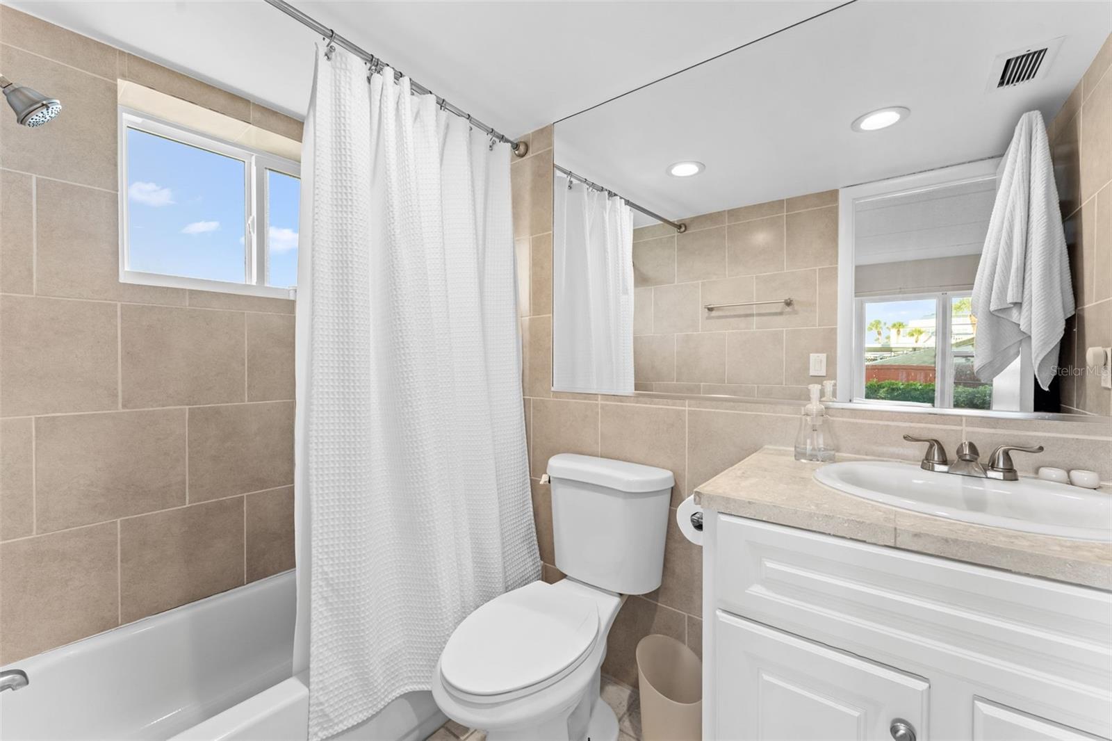 Image 16 of 26 For 3806 Gulf Of Mexico Drive C102