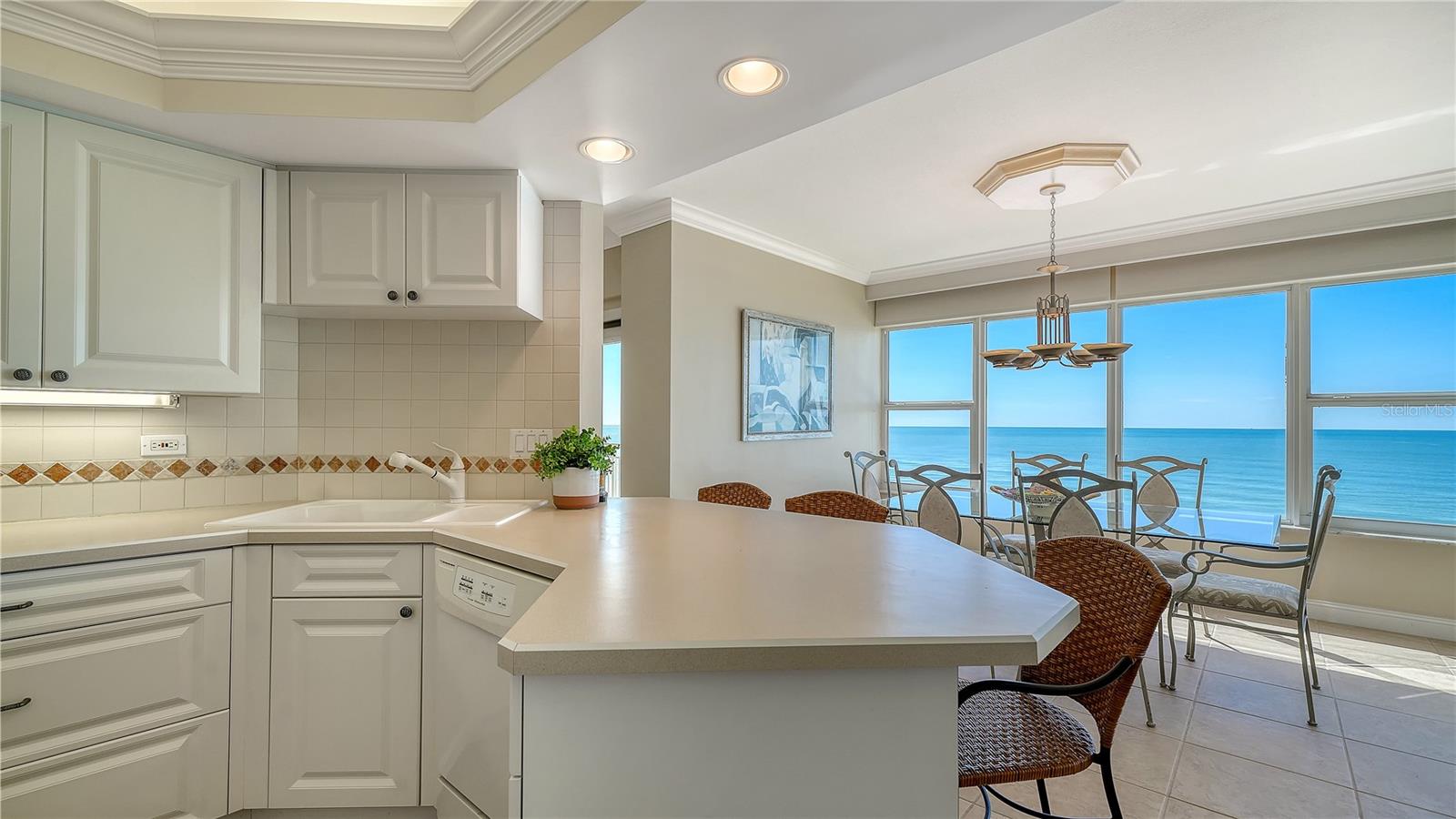 Image 13 of 41 For 603 Longboat Club Road 402n