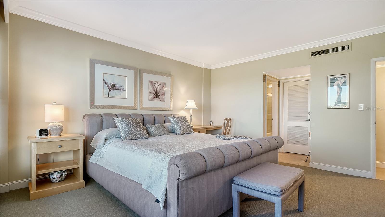 Image 15 of 41 For 603 Longboat Club Road 402n