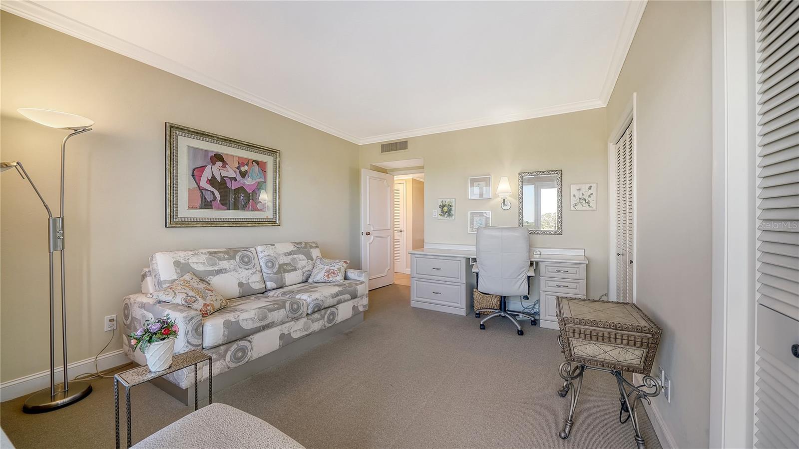 Image 18 of 41 For 603 Longboat Club Road 402n