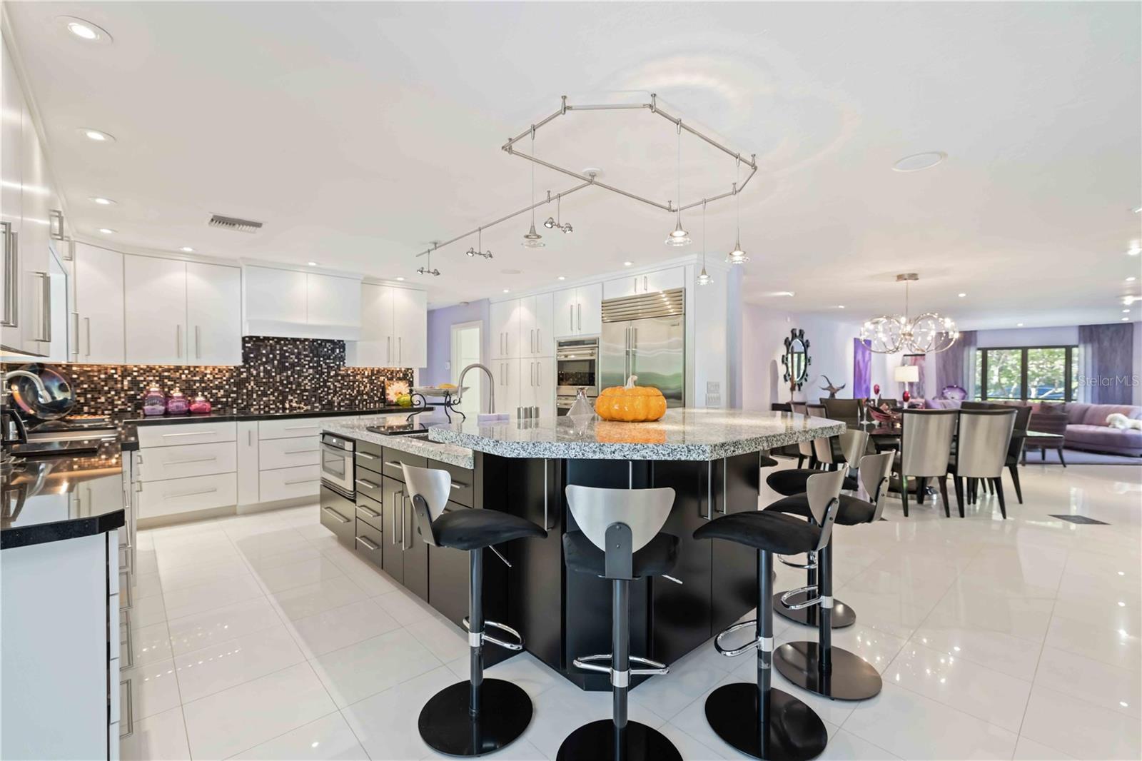 Image 12 of 57 For 505 Lyons Bay Road