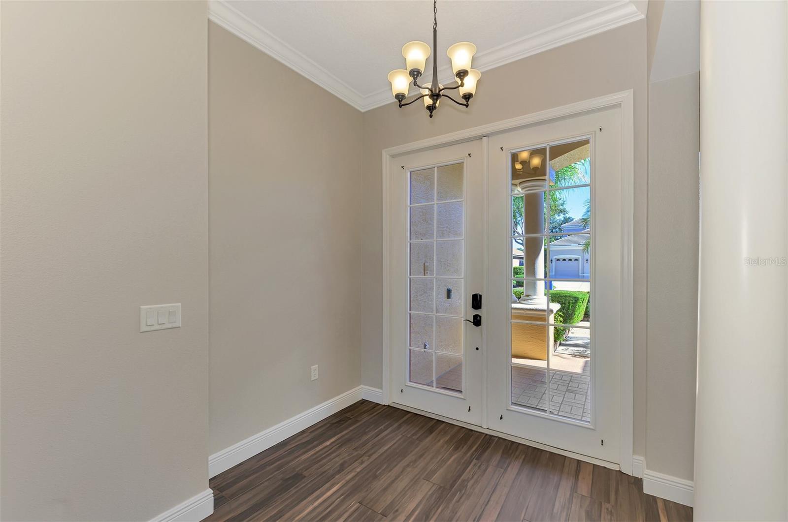 Image 14 of 97 For 6610 Coopers Hawk Court