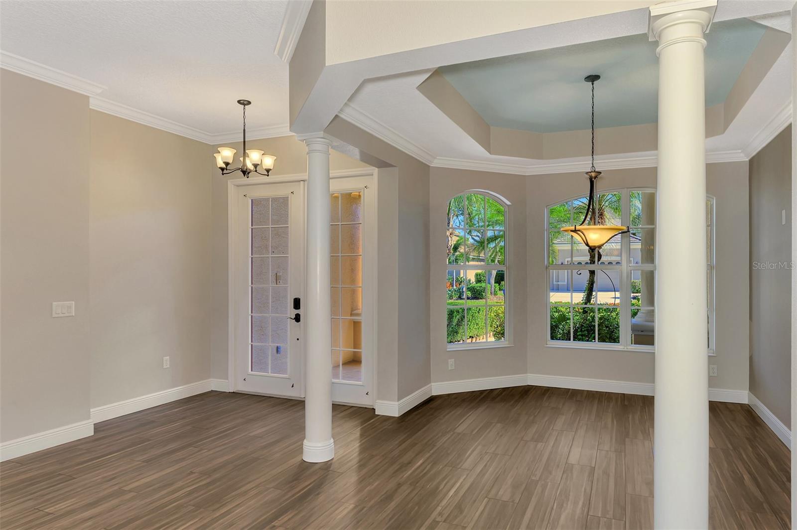 Image 21 of 97 For 6610 Coopers Hawk Court