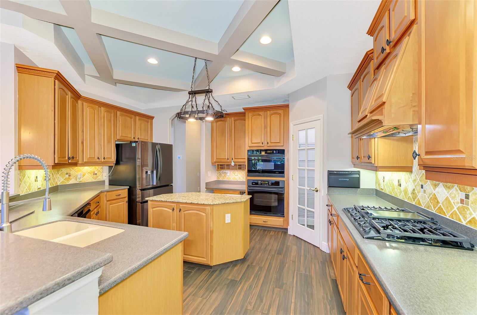 Image 34 of 97 For 6610 Coopers Hawk Court