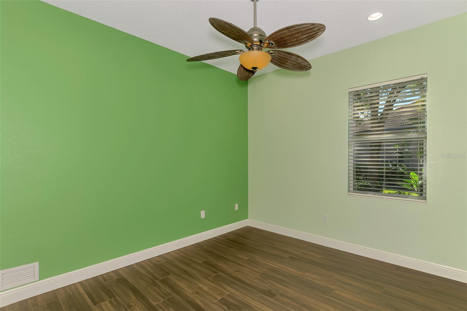 Image 50 of 97 For 6610 Coopers Hawk Court