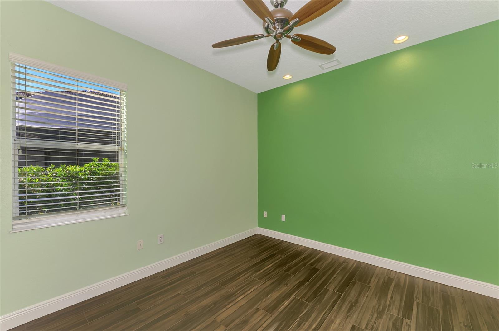 Image 53 of 97 For 6610 Coopers Hawk Court