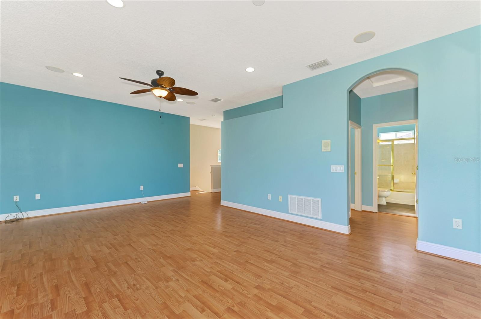 Image 60 of 97 For 6610 Coopers Hawk Court