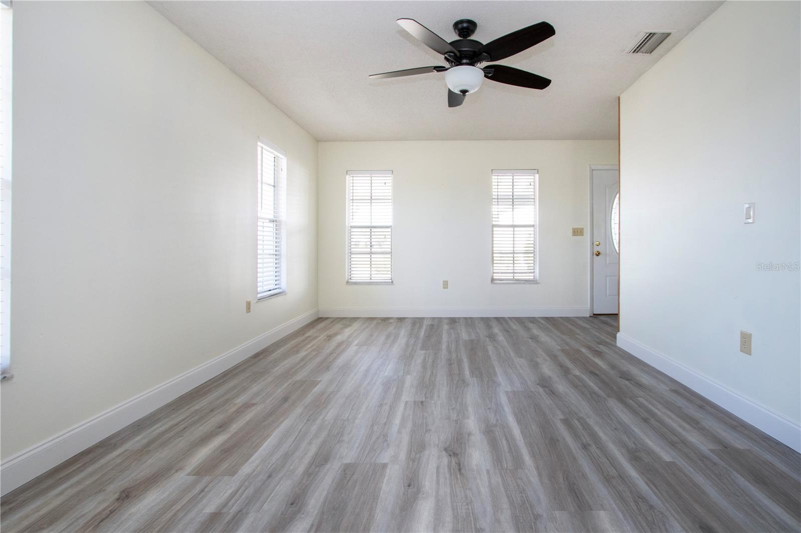 Image 16 of 93 For 3807 Joyce Drive