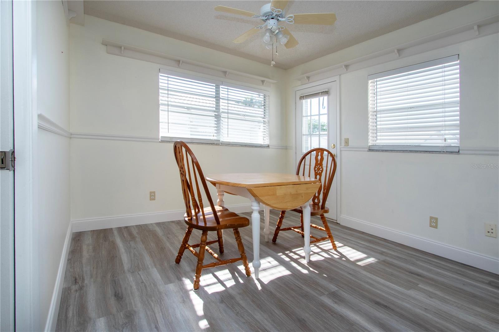 Image 27 of 93 For 3807 Joyce Drive