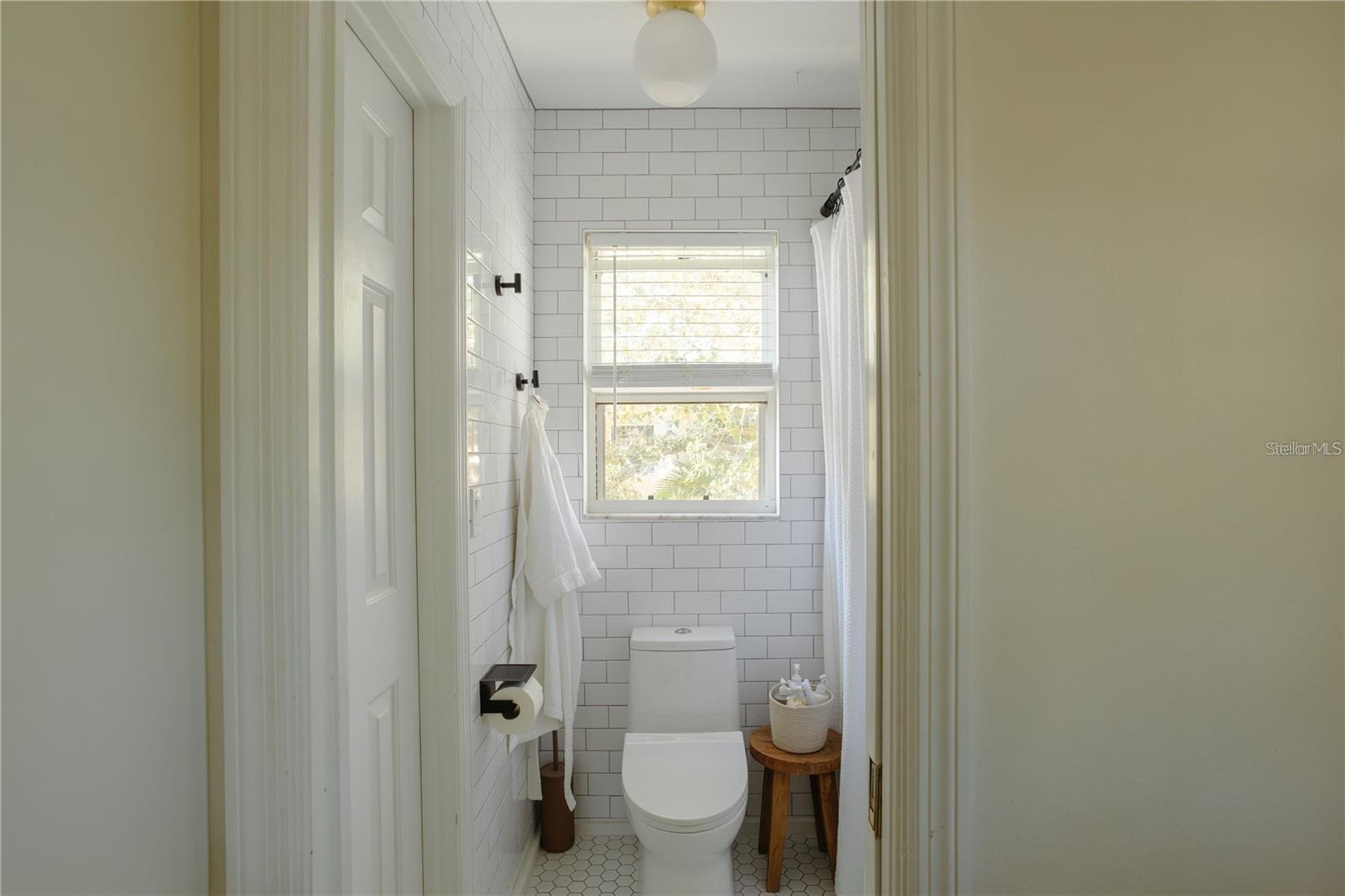 Image 18 of 34 For 2337 Ixora Avenue