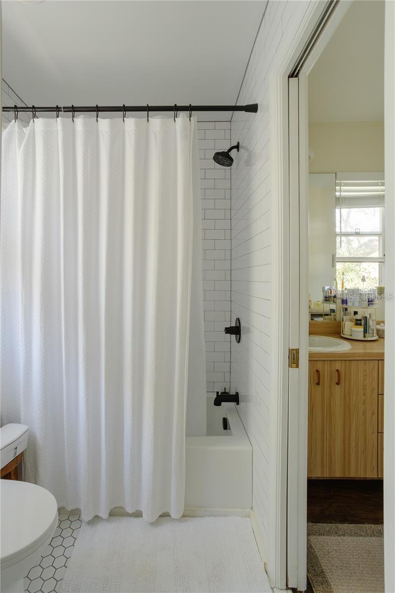 Image 20 of 34 For 2337 Ixora Avenue