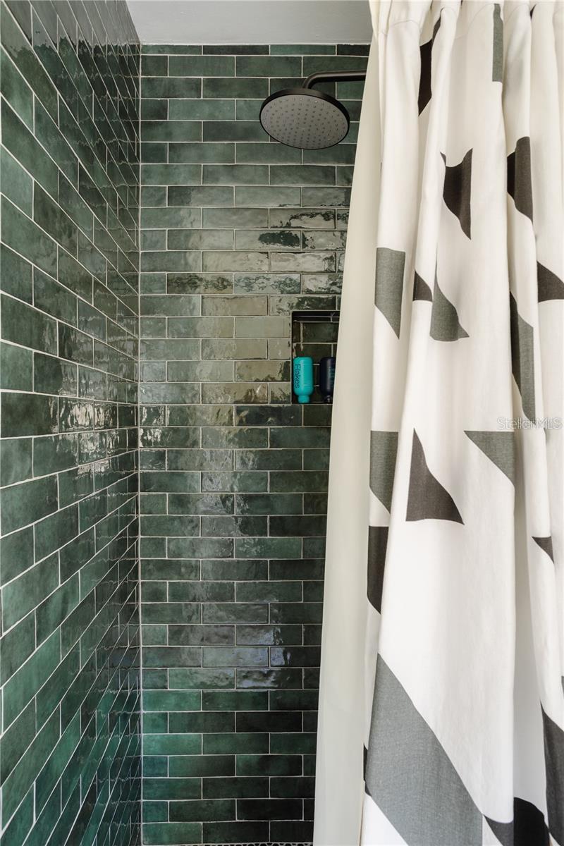 Image 28 of 34 For 2337 Ixora Avenue