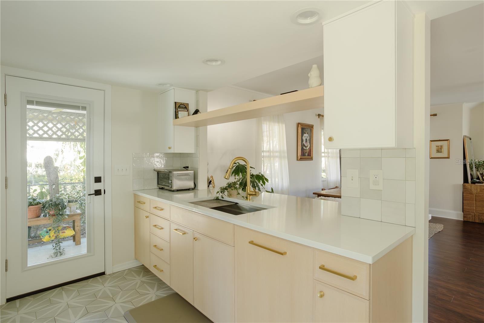 Image 5 of 34 For 2337 Ixora Avenue