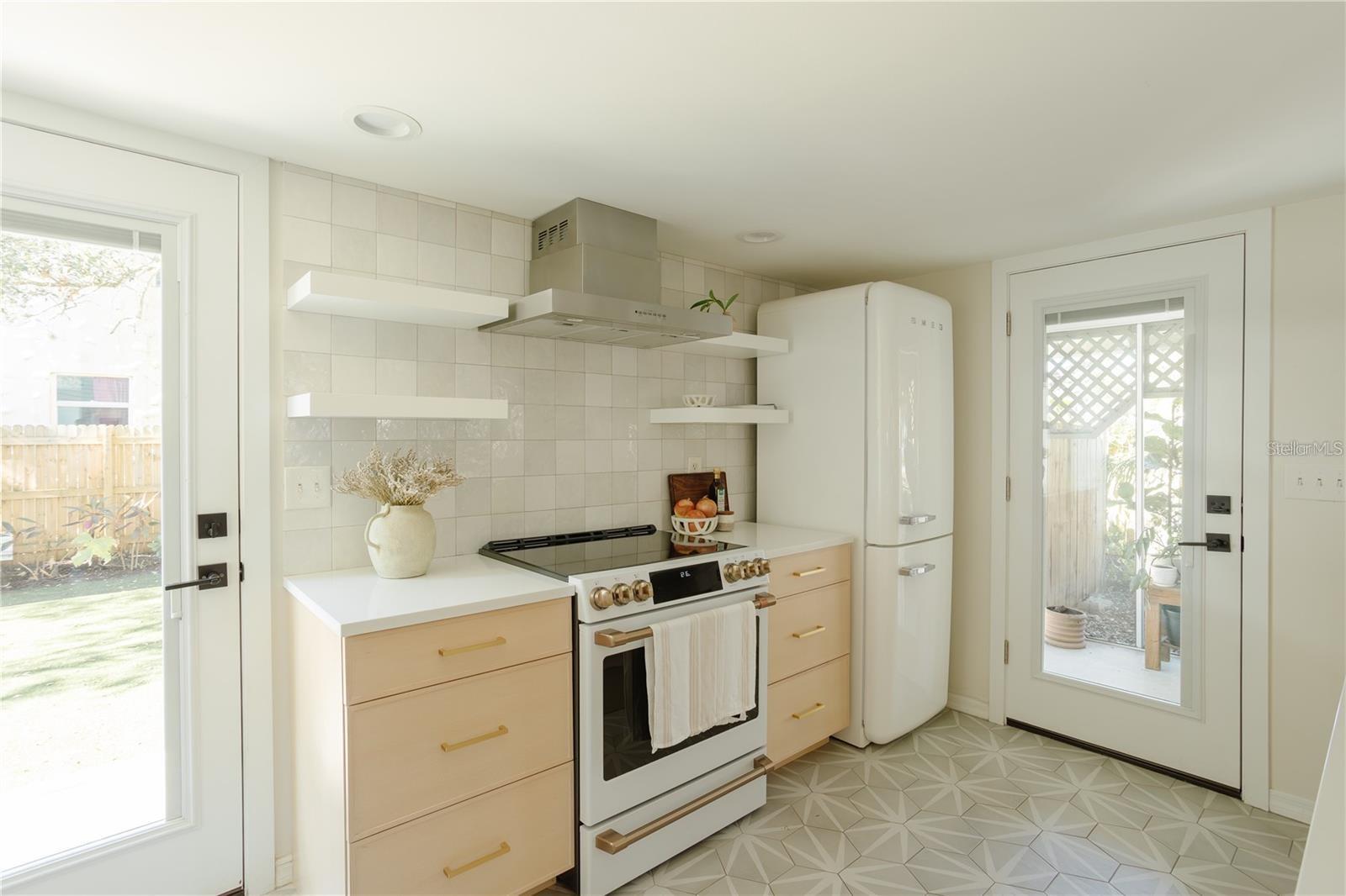 Image 7 of 34 For 2337 Ixora Avenue