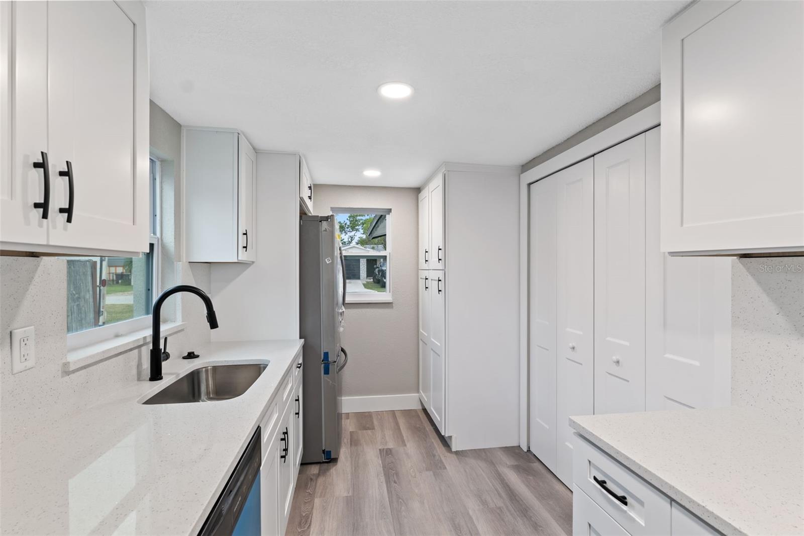 Image 11 of 34 For 8030 Gulf Way