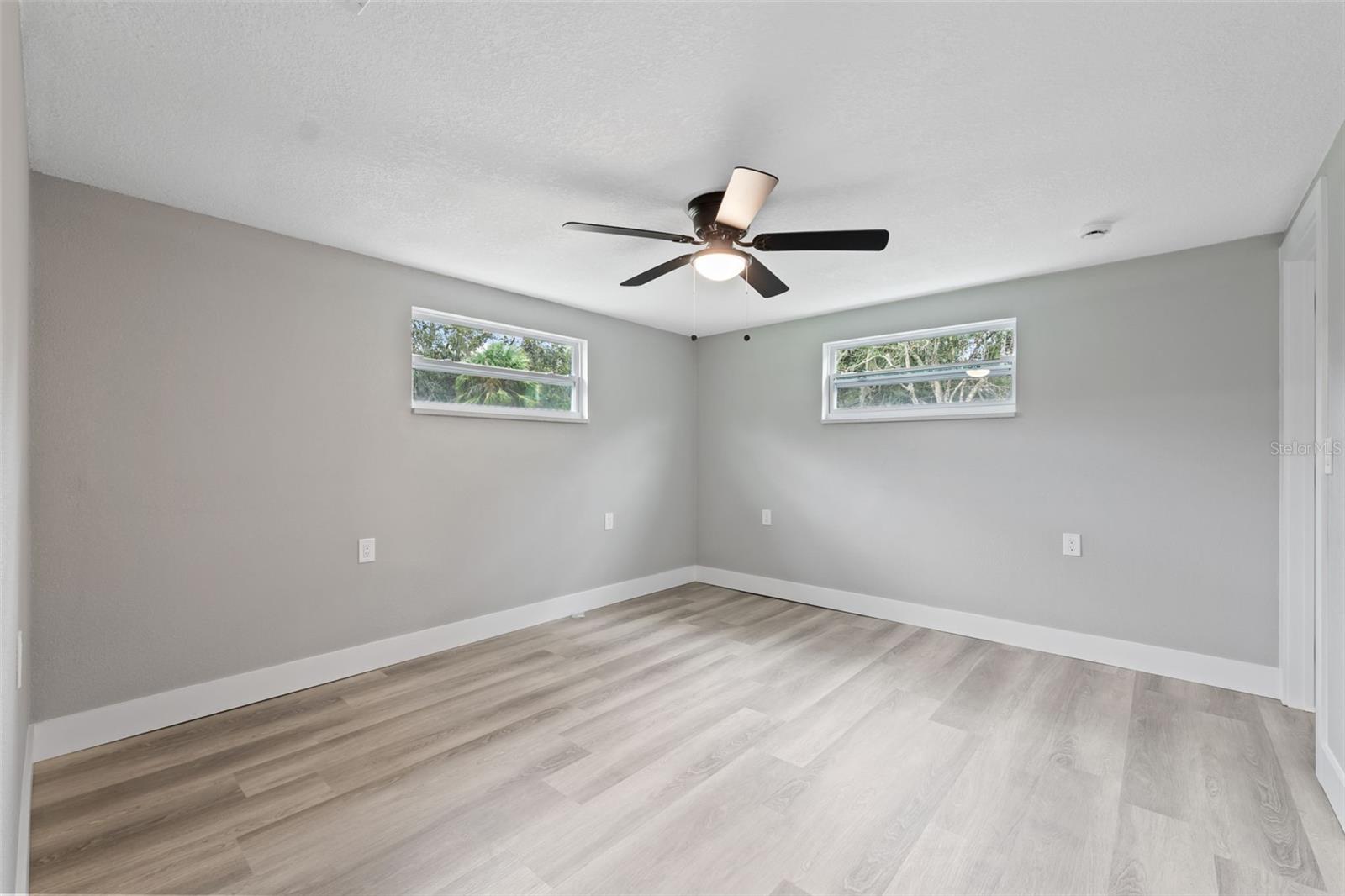 Image 14 of 34 For 8030 Gulf Way