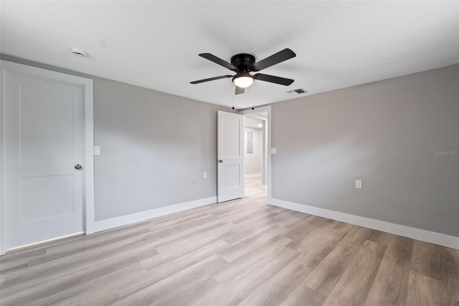 Image 15 of 34 For 8030 Gulf Way