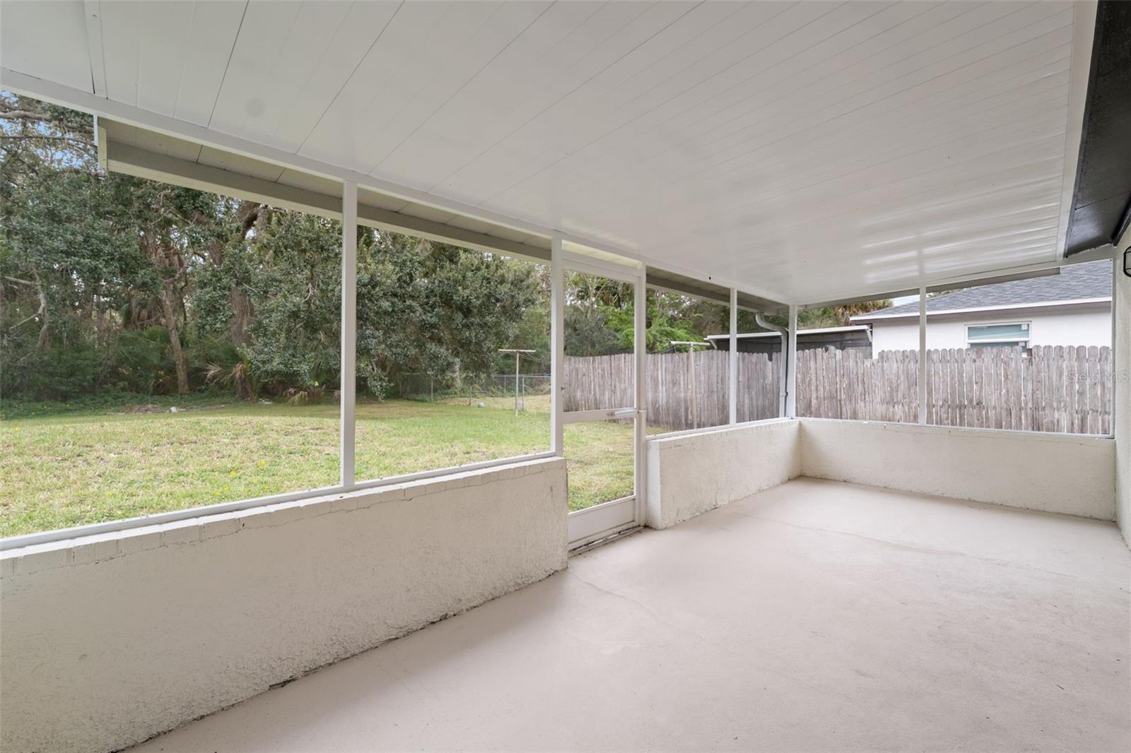 Image 22 of 34 For 8030 Gulf Way