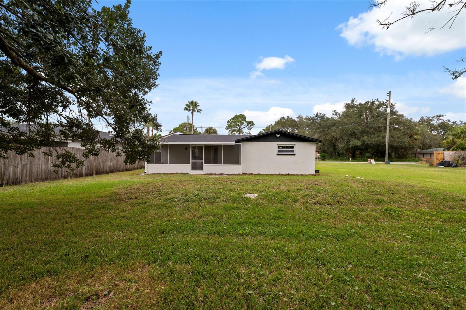 Image 26 of 34 For 8030 Gulf Way