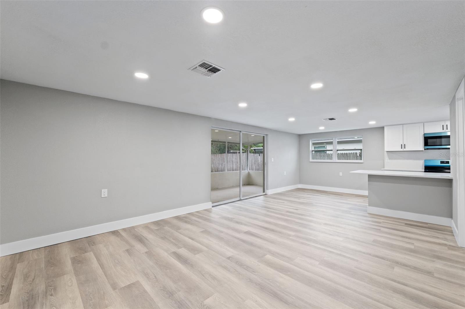 Image 3 of 34 For 8030 Gulf Way