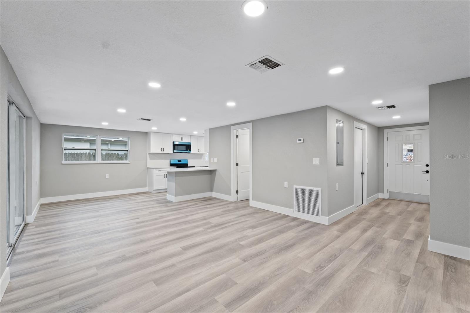 Image 4 of 34 For 8030 Gulf Way