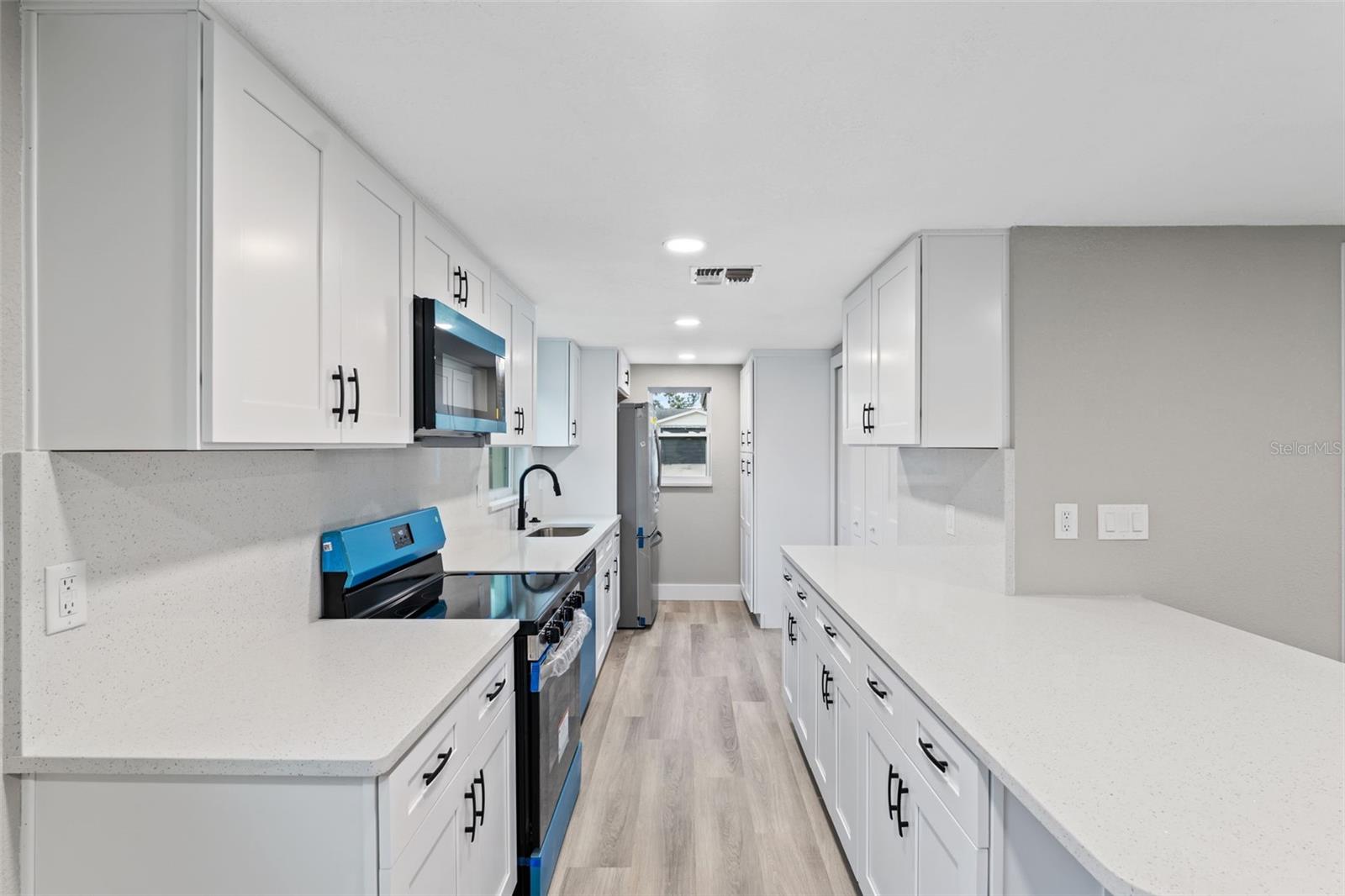 Image 9 of 34 For 8030 Gulf Way