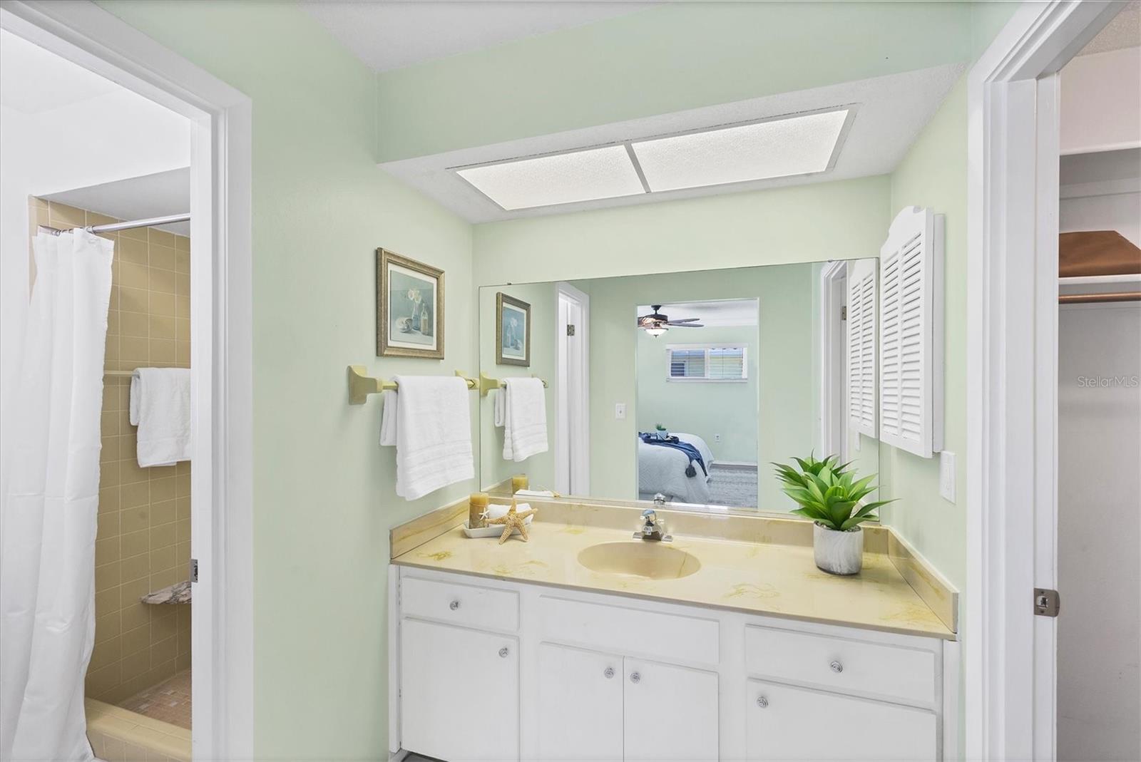 Image 14 of 40 For 205 Giotto Drive