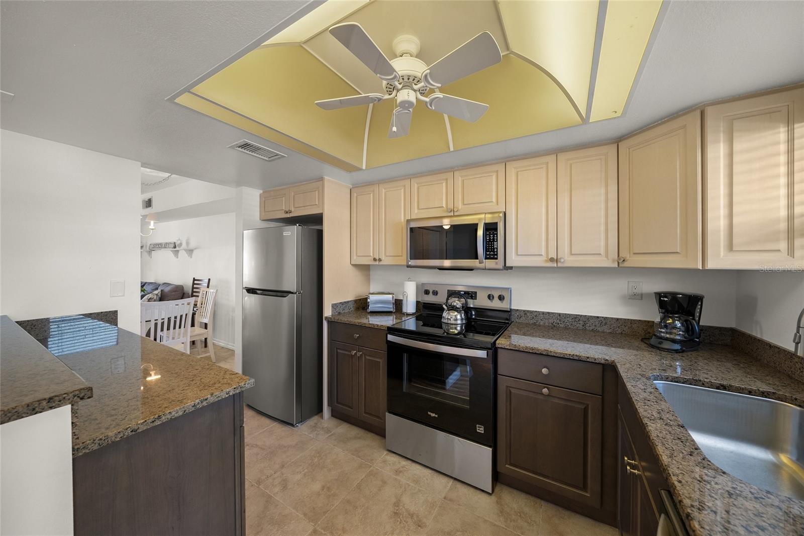 Image 10 of 56 For 9200 Midnight Pass Road 17