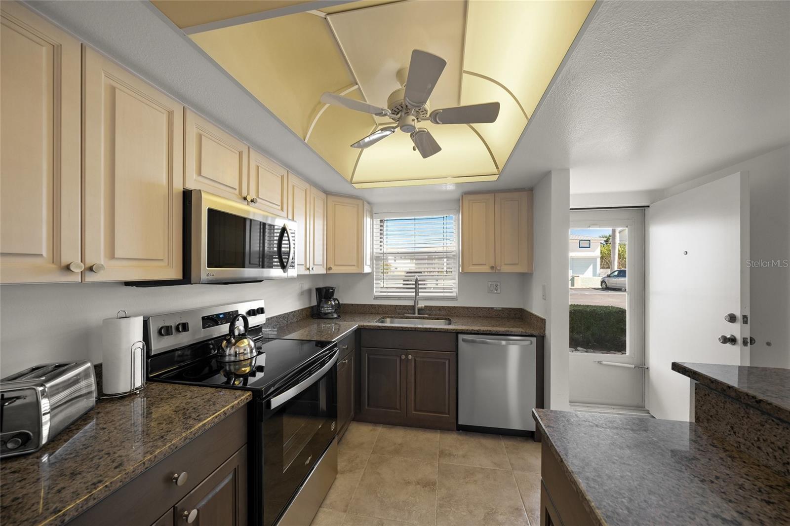 Image 11 of 56 For 9200 Midnight Pass Road 17