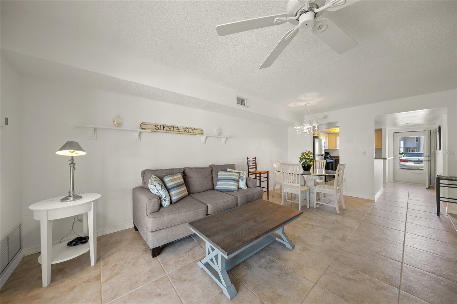 Image 16 of 56 For 9200 Midnight Pass Road 17