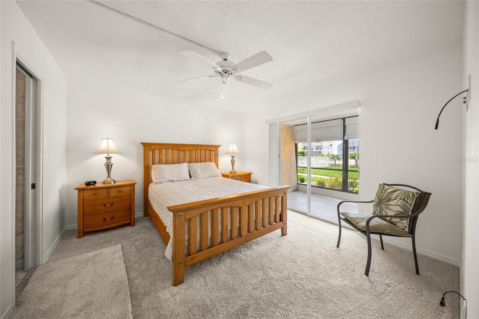 Image 18 of 56 For 9200 Midnight Pass Road 17