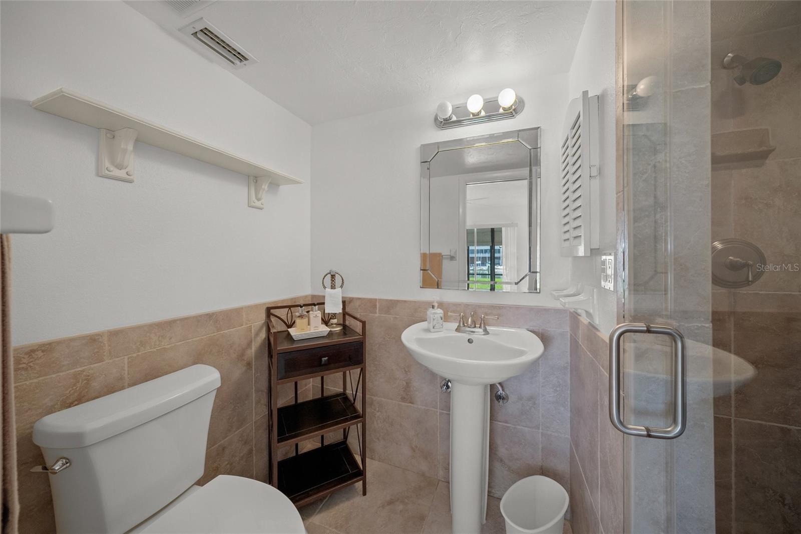 Image 21 of 56 For 9200 Midnight Pass Road 17