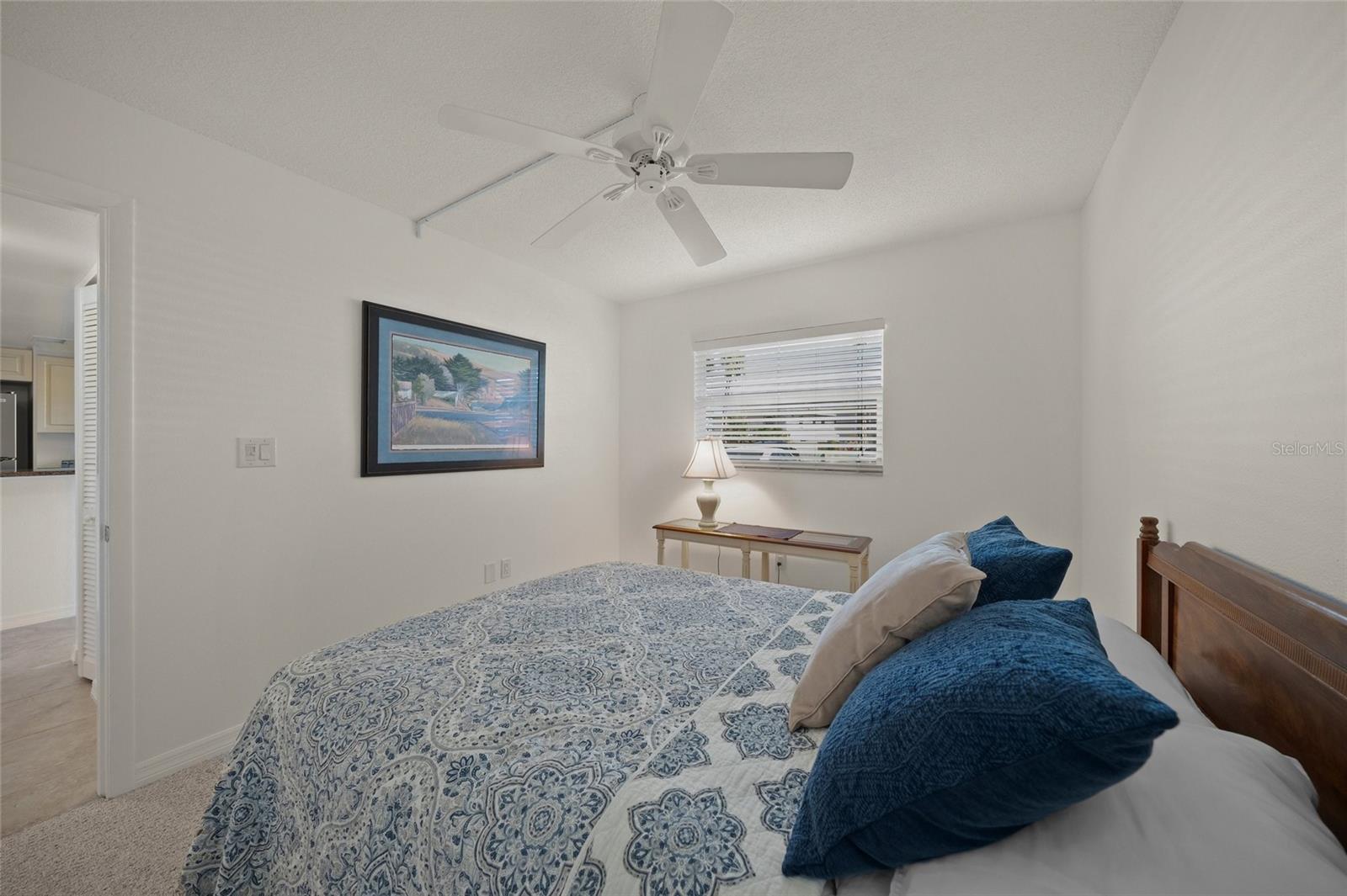 Image 24 of 56 For 9200 Midnight Pass Road 17