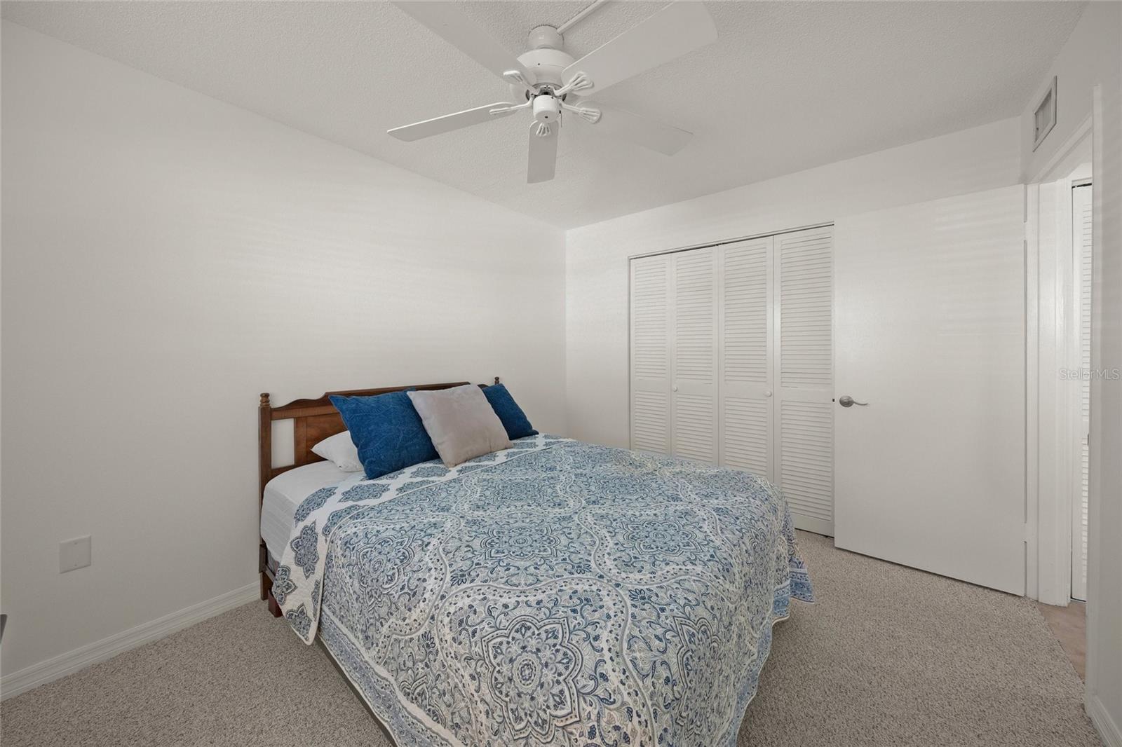 Image 25 of 56 For 9200 Midnight Pass Road 17