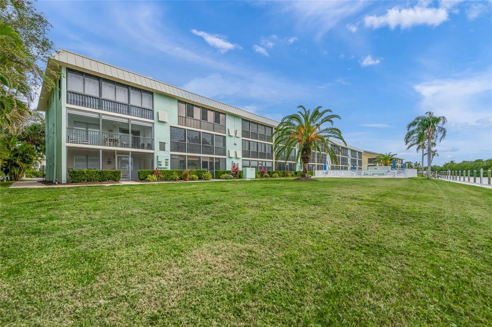 Image 40 of 56 For 9200 Midnight Pass Road 17