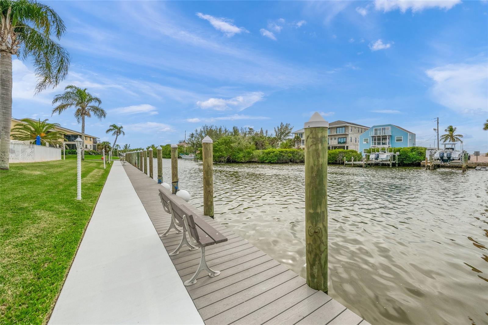 Image 42 of 56 For 9200 Midnight Pass Road 17