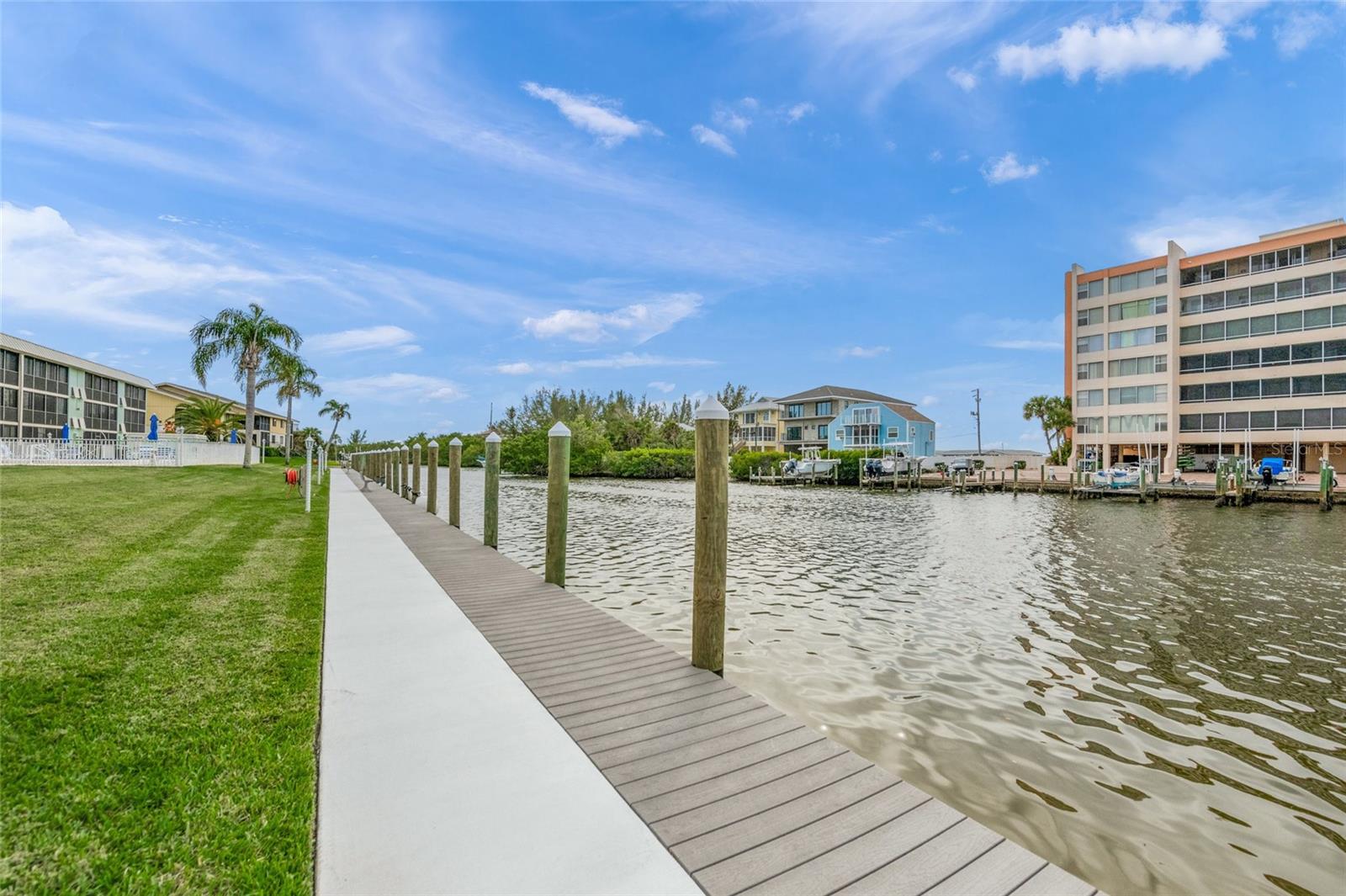 Image 46 of 56 For 9200 Midnight Pass Road 17