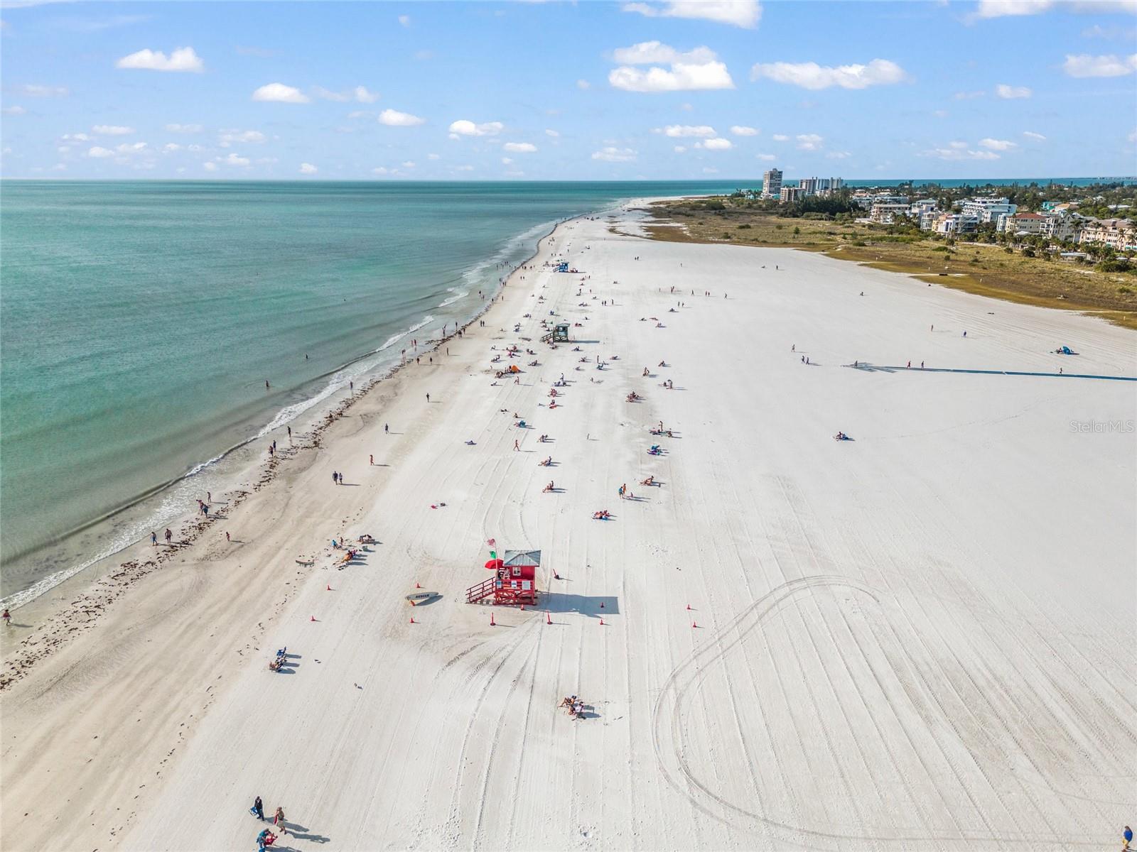 Image 48 of 56 For 9200 Midnight Pass Road 17