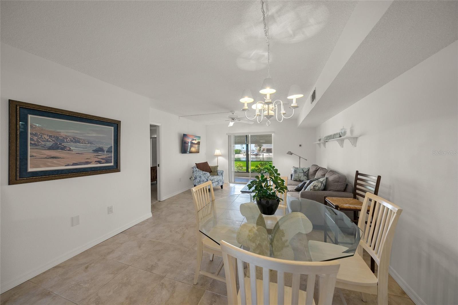 Image 7 of 56 For 9200 Midnight Pass Road 17