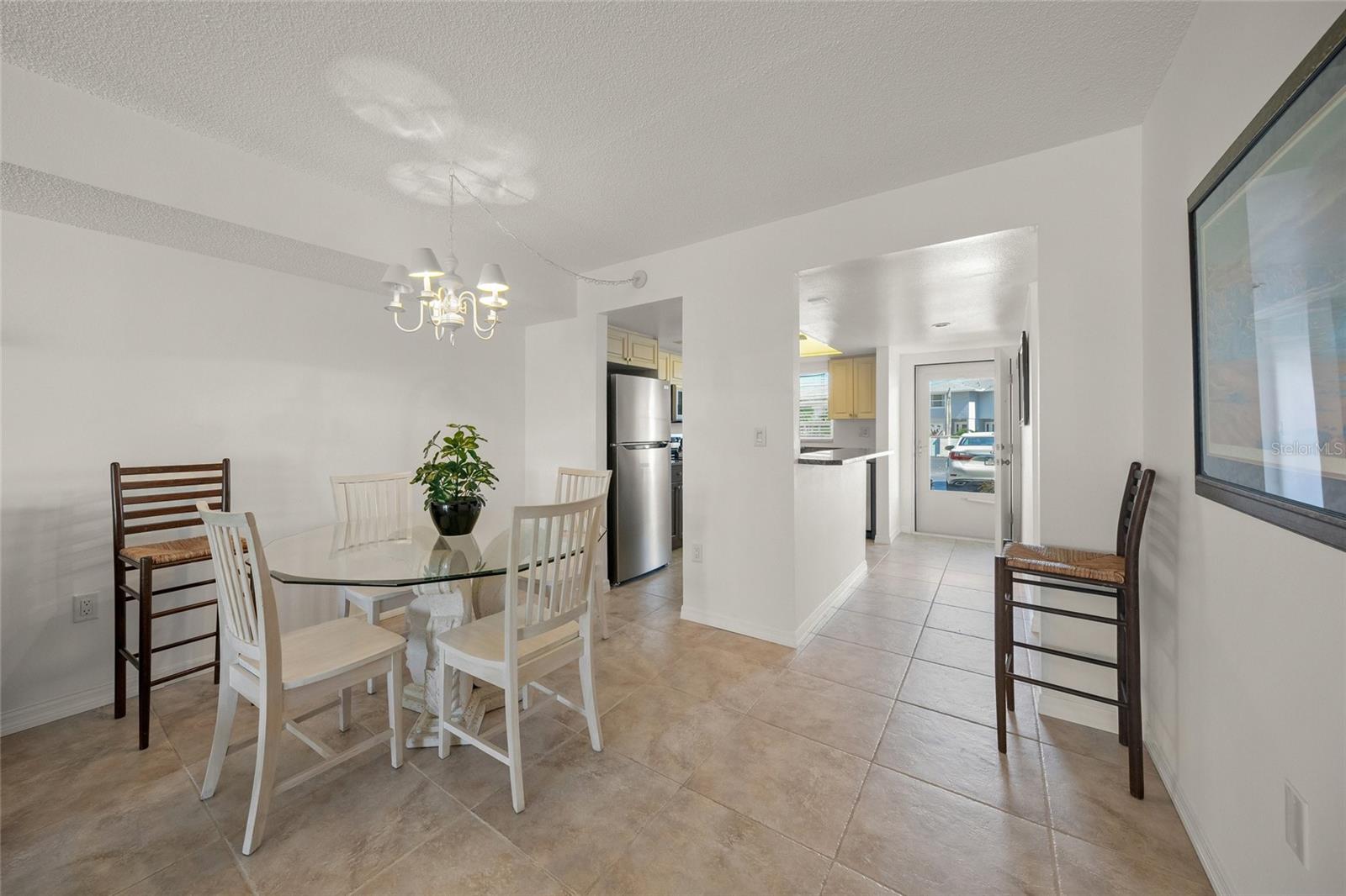 Image 8 of 56 For 9200 Midnight Pass Road 17