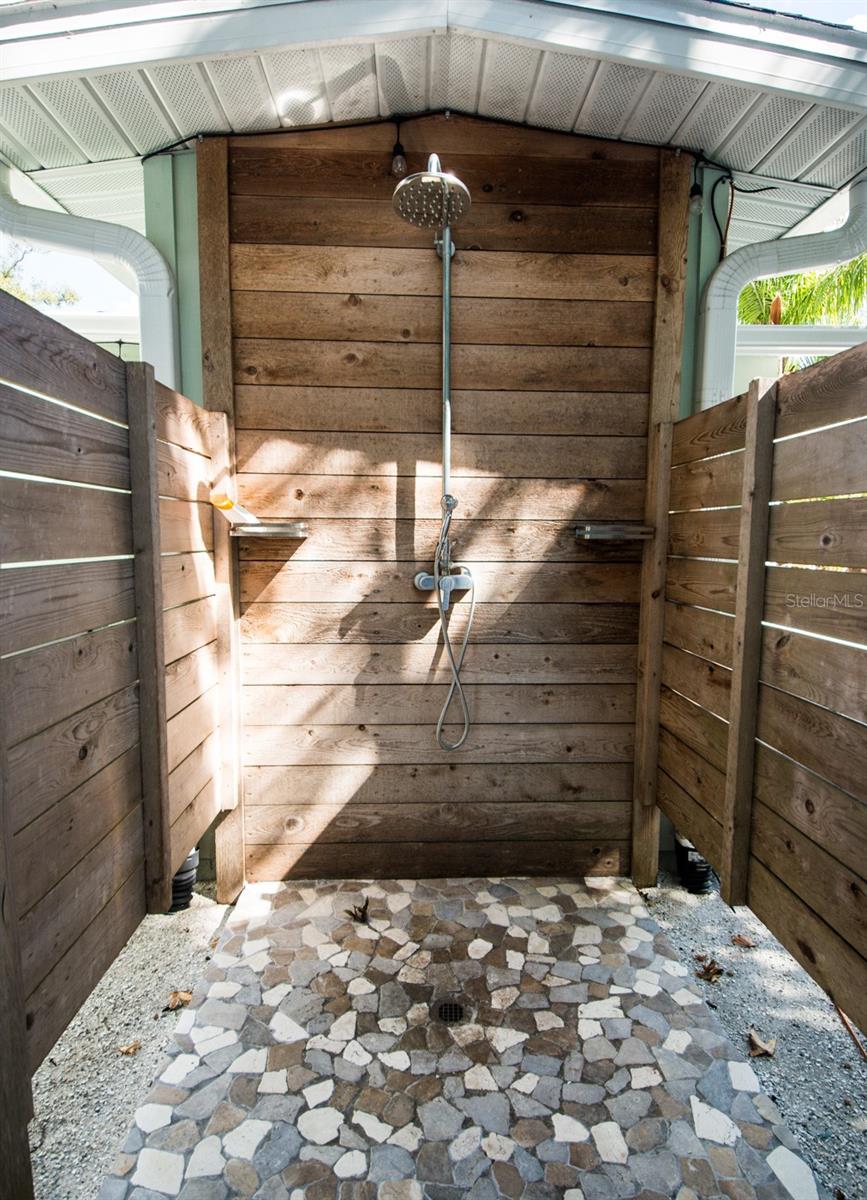 Image 17 of 36 For 1805 Ivanhoe Street