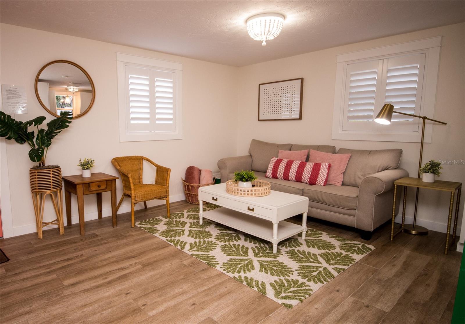 Image 4 of 36 For 1805 Ivanhoe Street