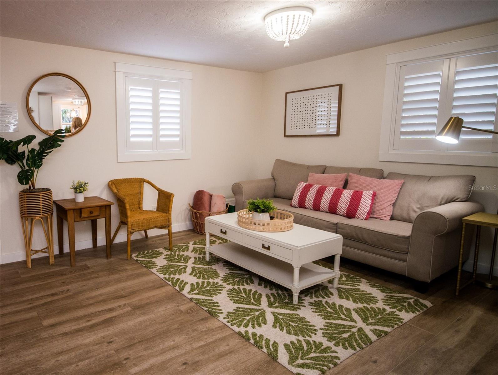 Image 5 of 36 For 1805 Ivanhoe Street