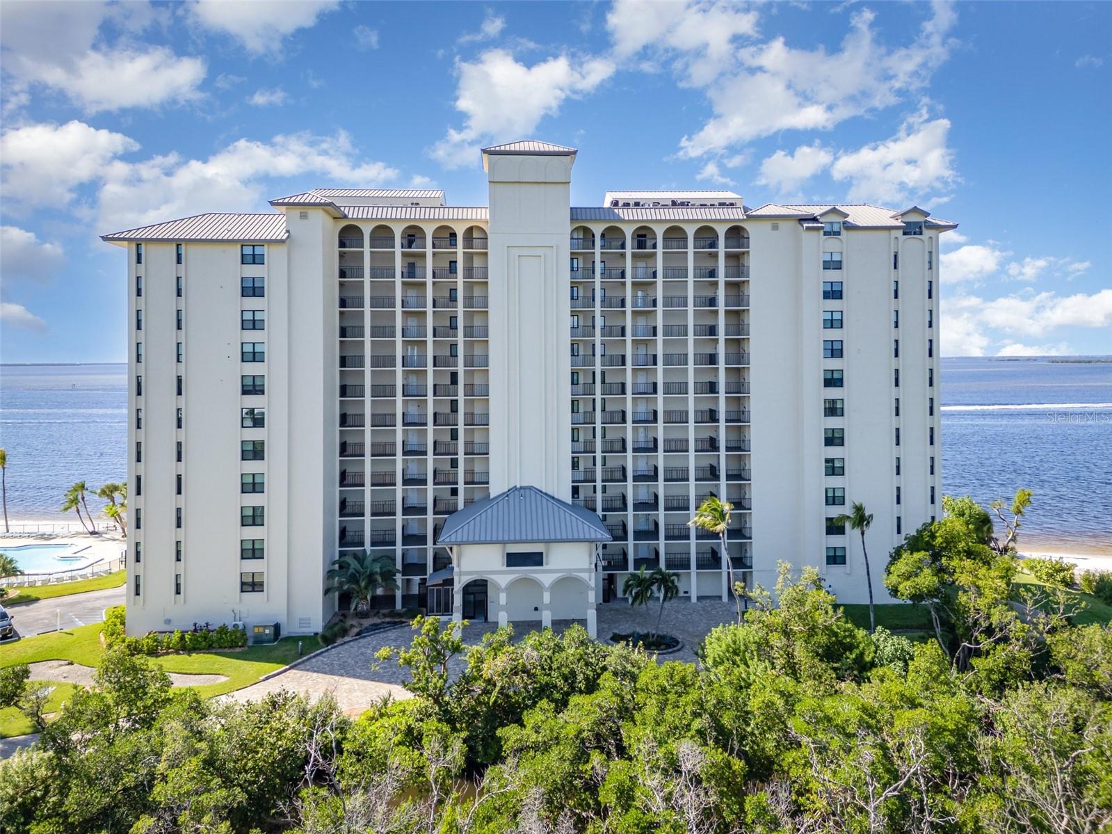 Image 2 of 33 For 17080 Harbour Pointe Drive 7c -713