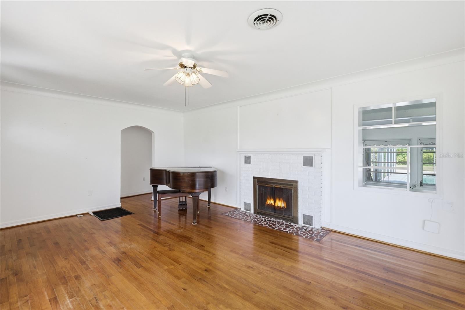 Image 11 of 35 For 6240 Uplands Boulevard