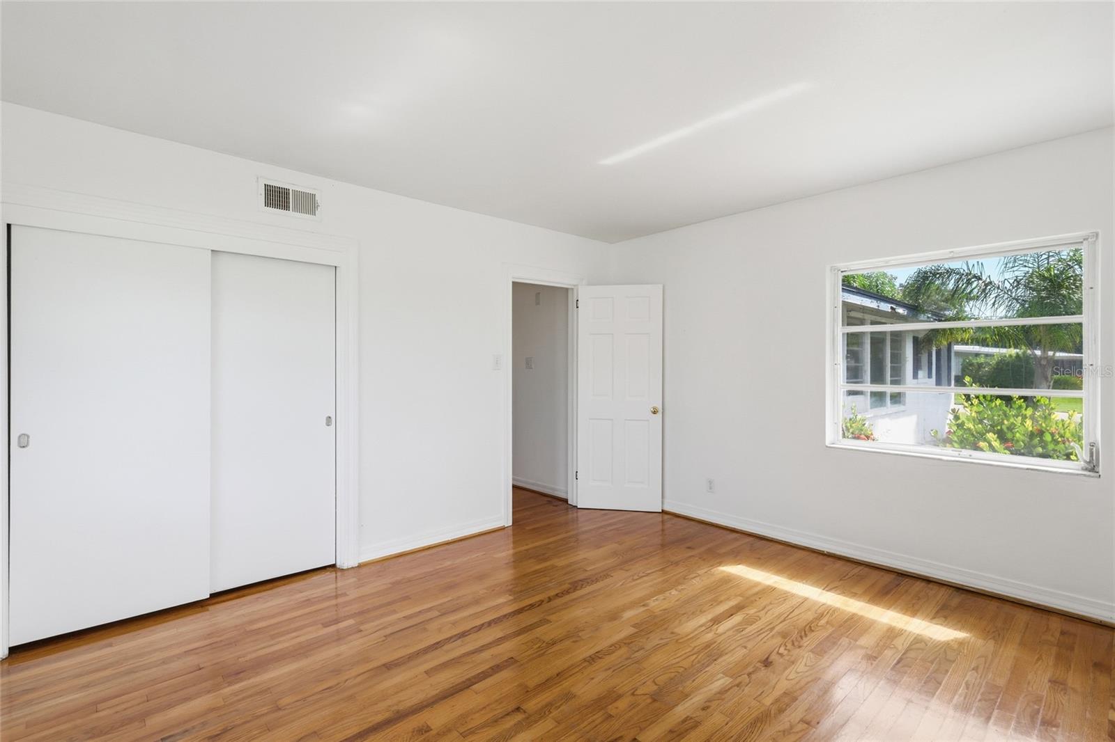 Image 21 of 35 For 6240 Uplands Boulevard