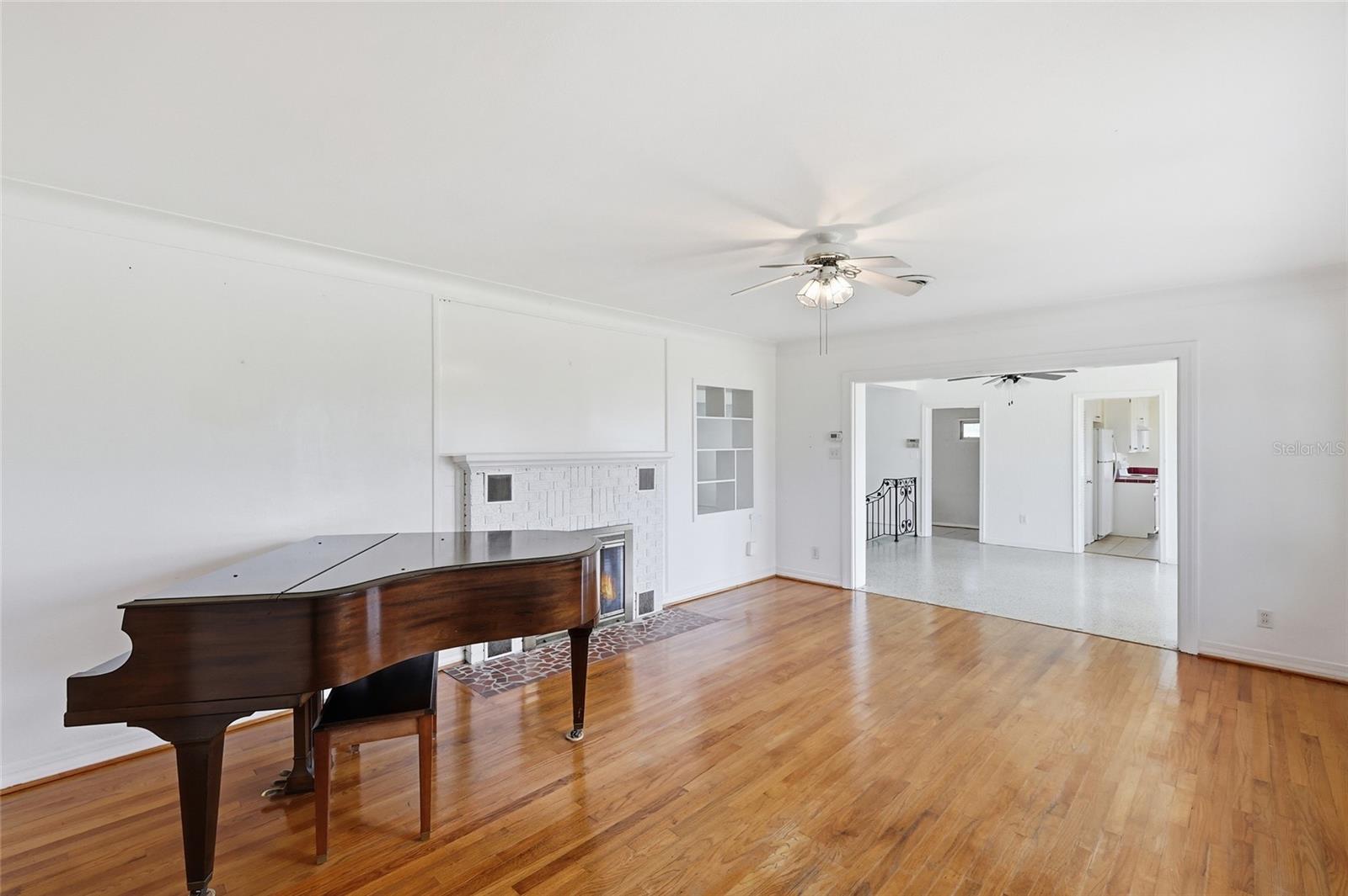 Image 9 of 35 For 6240 Uplands Boulevard