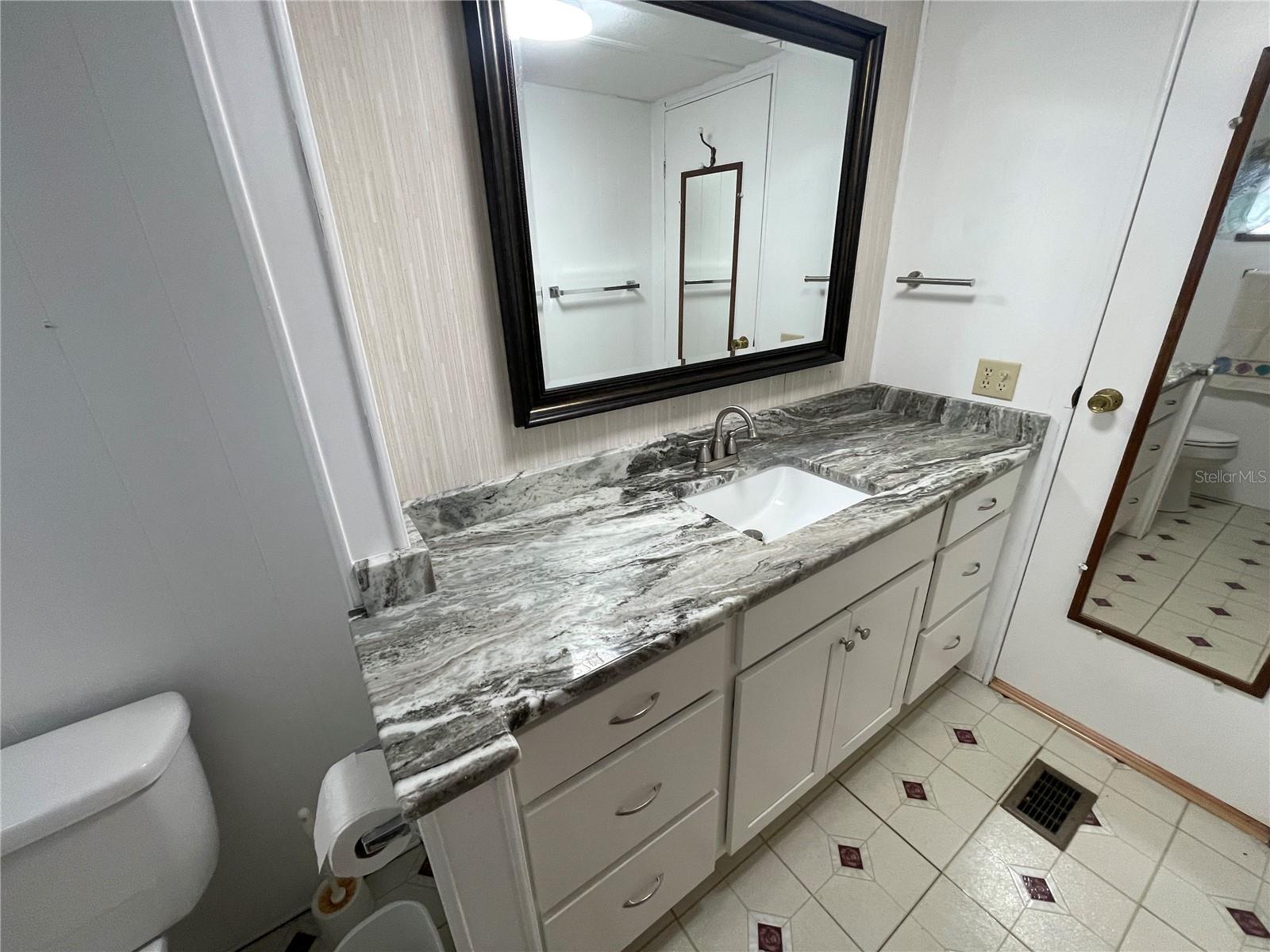 Image 23 of 57 For 504 49th C Avenue Drive E